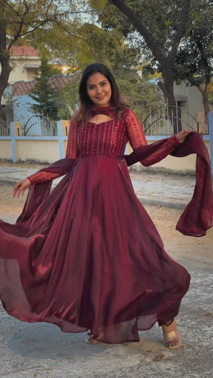 Nivi Maroon