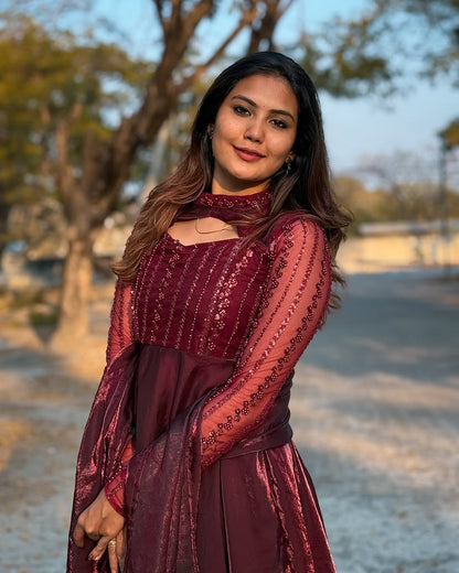 Nivi Maroon