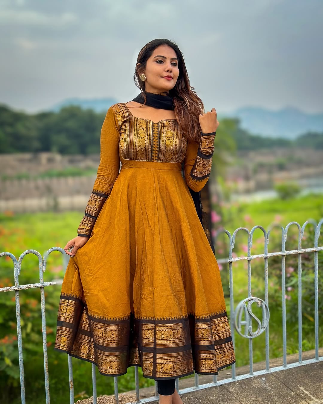 Oviya series mustard